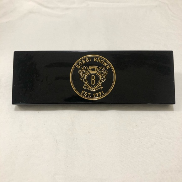 COPY - Bobbi Brown Day to Night Cool Eye Palette. - Picture 3 of 4